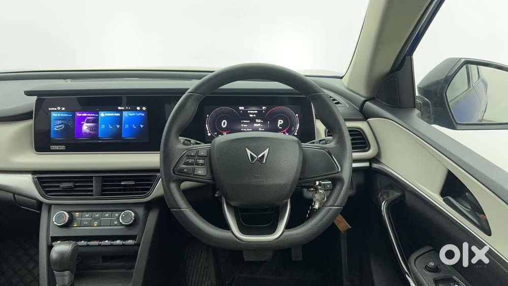 Mahindra Xuv700 2.2 Ax 5 Diesel At Str, 2023, Diesel