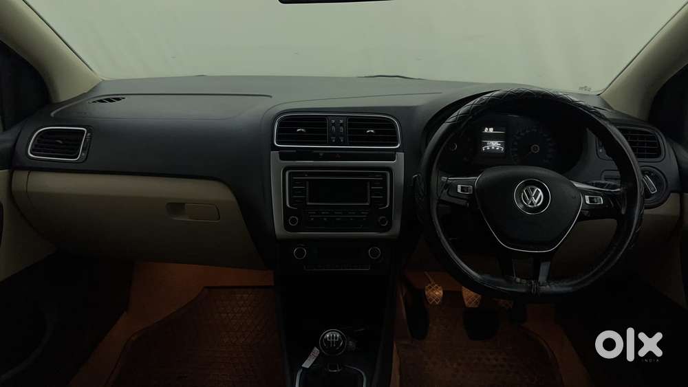 Volkswagen Polo Petrol Highline 1.2l, 2015, Petrol