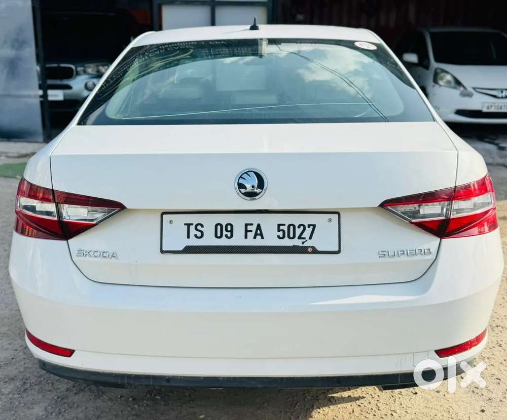 Skoda Superb [ ] 1.8 Style Tsi At, 2018, Petrol
