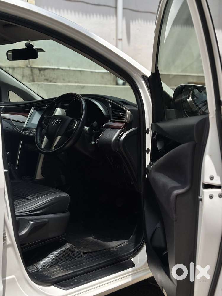 Toyota Innova Crysta 2.4 Vx Mt, 2016, Diesel