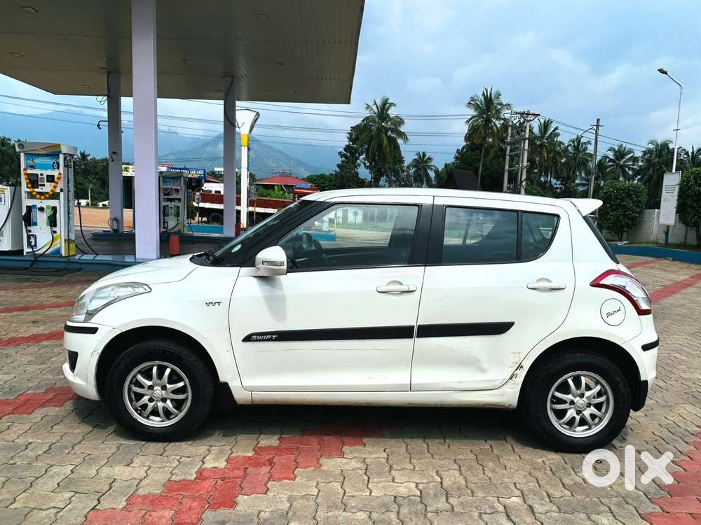 Maruti Suzuki Swift Vxi 1.2 Abs Bs-iv, 2013, Petrol