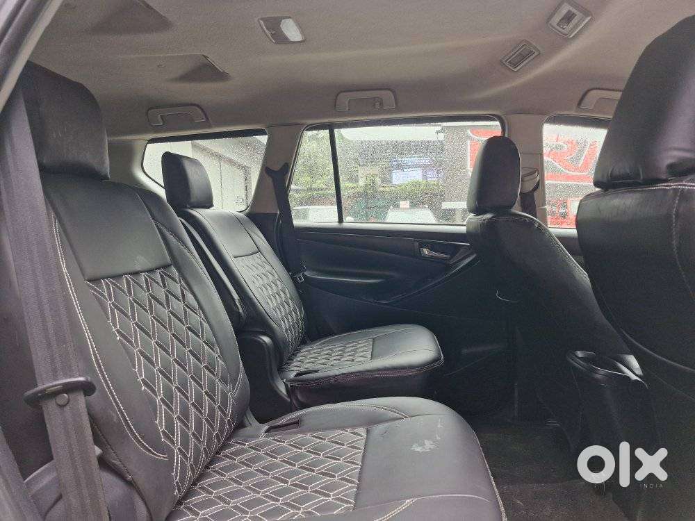 Toyota Innova Crysta 2.4 G Mt 7 Str, 2017, Diesel