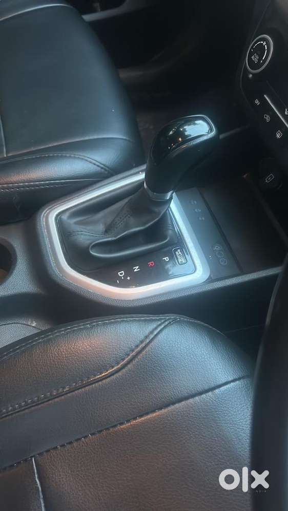 Creta  Petrol Car 2018 Sx Automatic With Sunroof