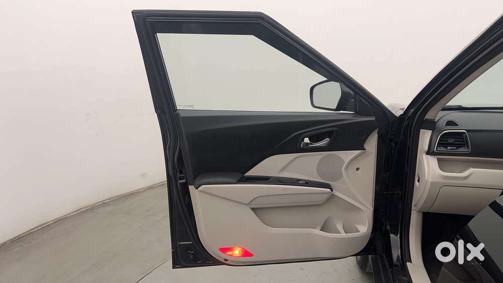 Mahindra Xuv300 W8 Option Diesel, 2020, Diesel