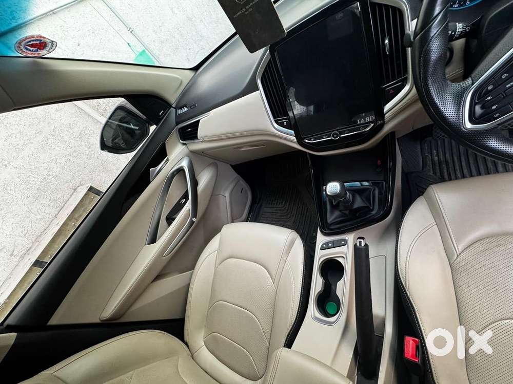 Mg Hector 1.5 Mt Hybrid Sharp – Aurora Silver