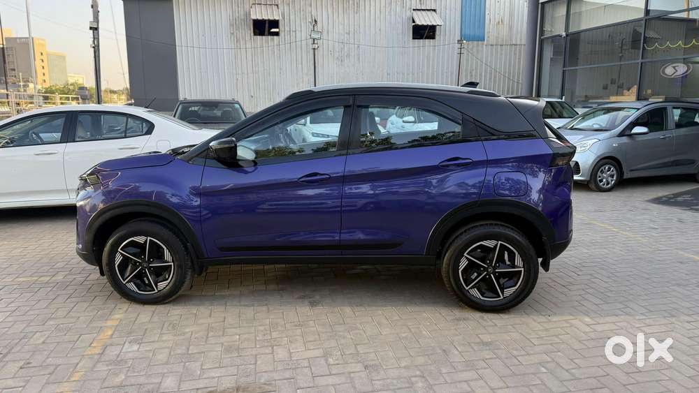 Tata Nexon Fearless Plus S Purple 1.5 Revotorq Diesel 6amt Dual Tone..