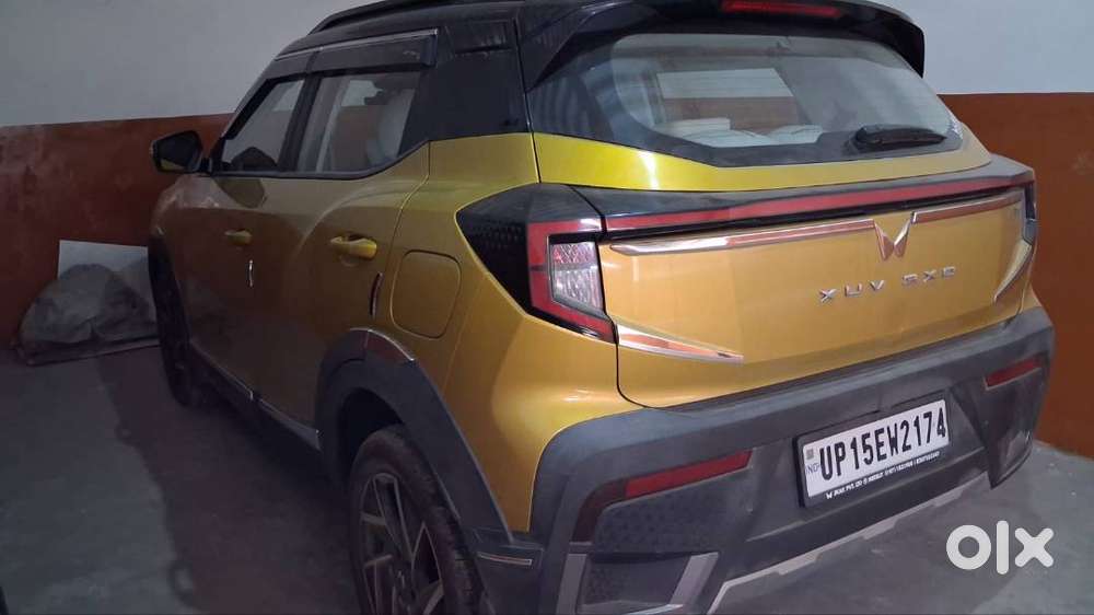 Xuv 3xo Ax7 Automatic Petrol