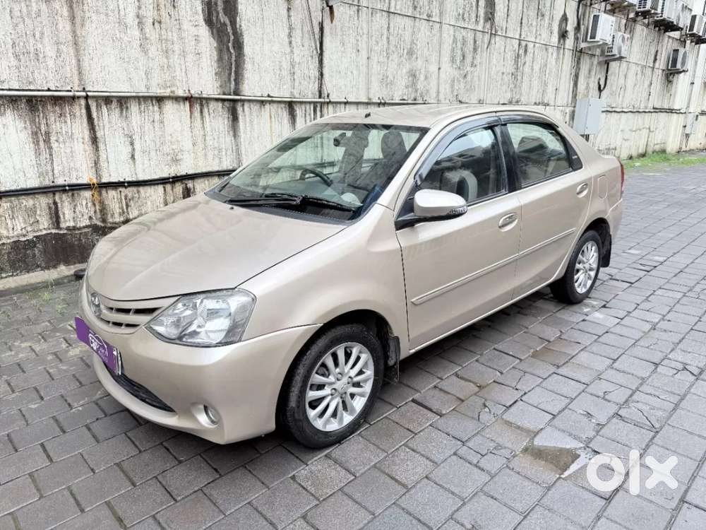 Toyota Etios 1.5 V, 2013, Petrol