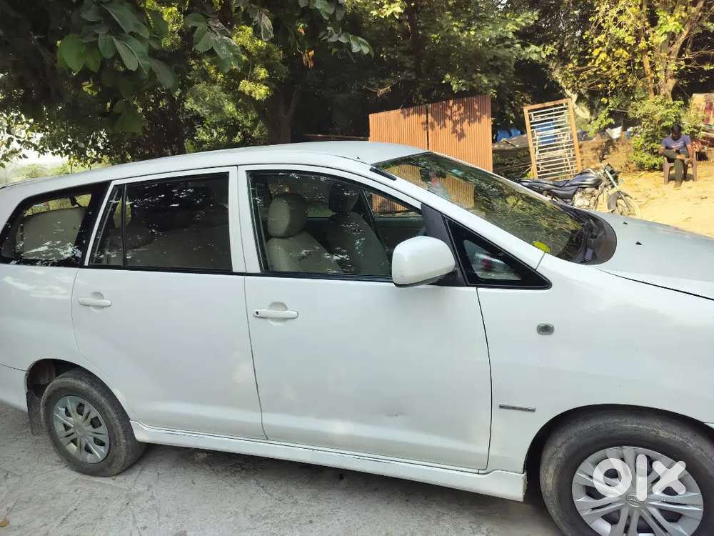 Best Car And Best Candisan At One Hand Drive Car