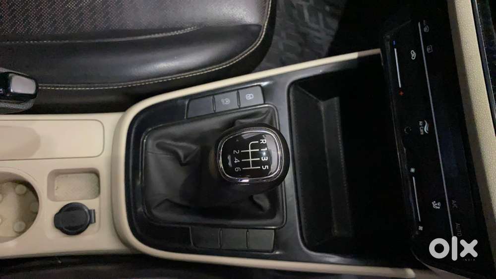 Skoda Slavia 1.0 Ambition Tsi, 2022, Petrol