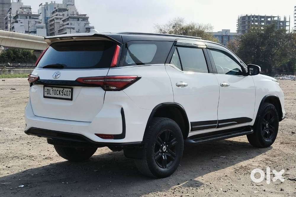Toyota Fortuner Legender