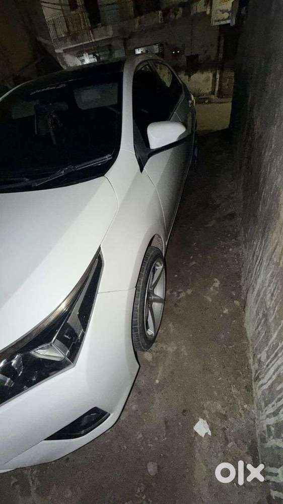 Toyota Corolla Altis 2014 Cng & Hybrids Well Maintained