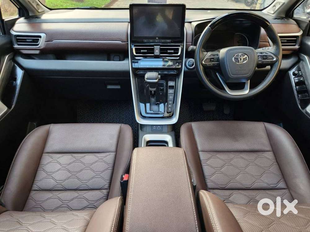 Toyota Innova Hycross 2.0 Zx Hybrid 7 Str, 2025, Petrol