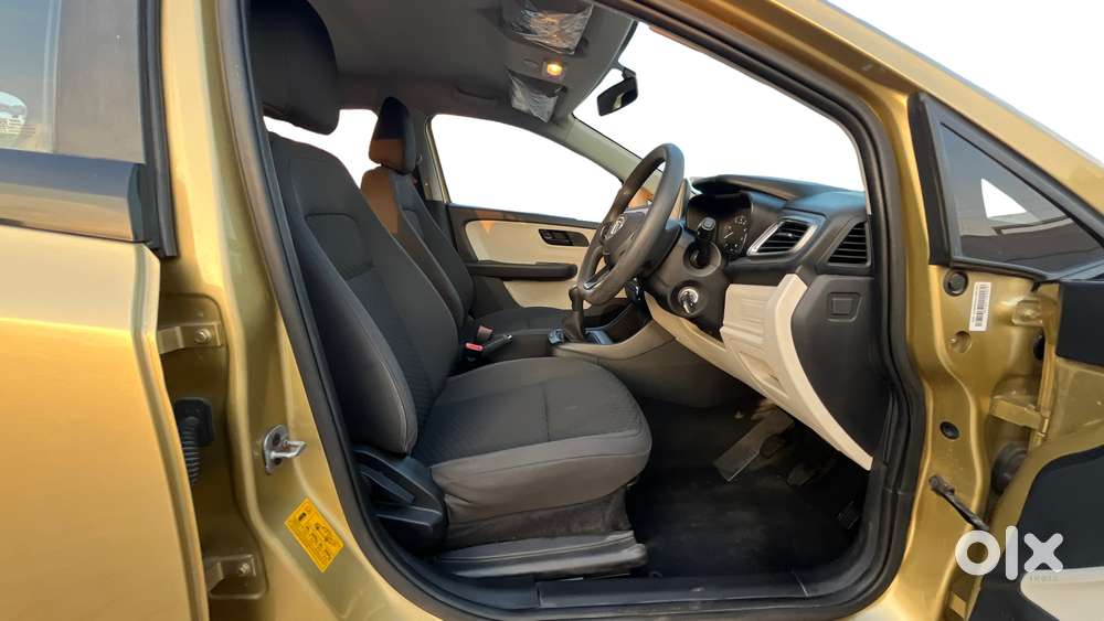 Tata Altroz 1.2 Xm Plus, 2022, Petrol