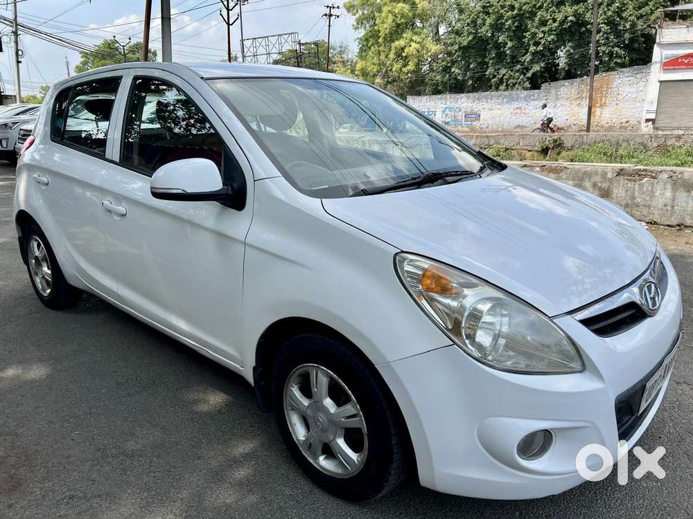Hyundai I20 2010-2012 1.2 Sportz, 2011, Petrol