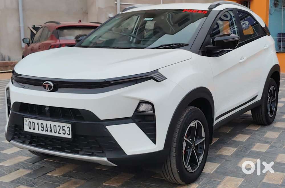 Tata Nexon Creative Plus 1.2 Revotron Petrol 6 Mt, 2024, Petrol