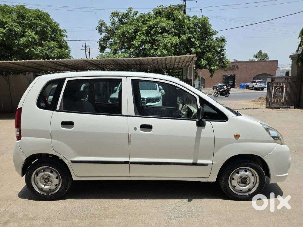 Maruti Suzuki Estilo Lxi, 2011, Petrol