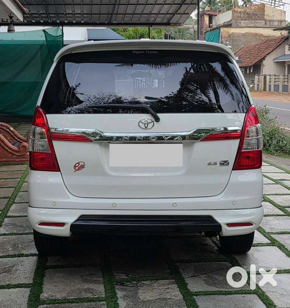 Toyota Innova 2015
