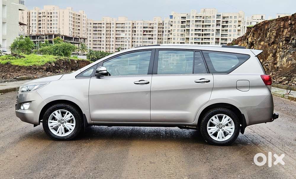 Toyota Innova Crysta 2016 Diesel Well Maintained
