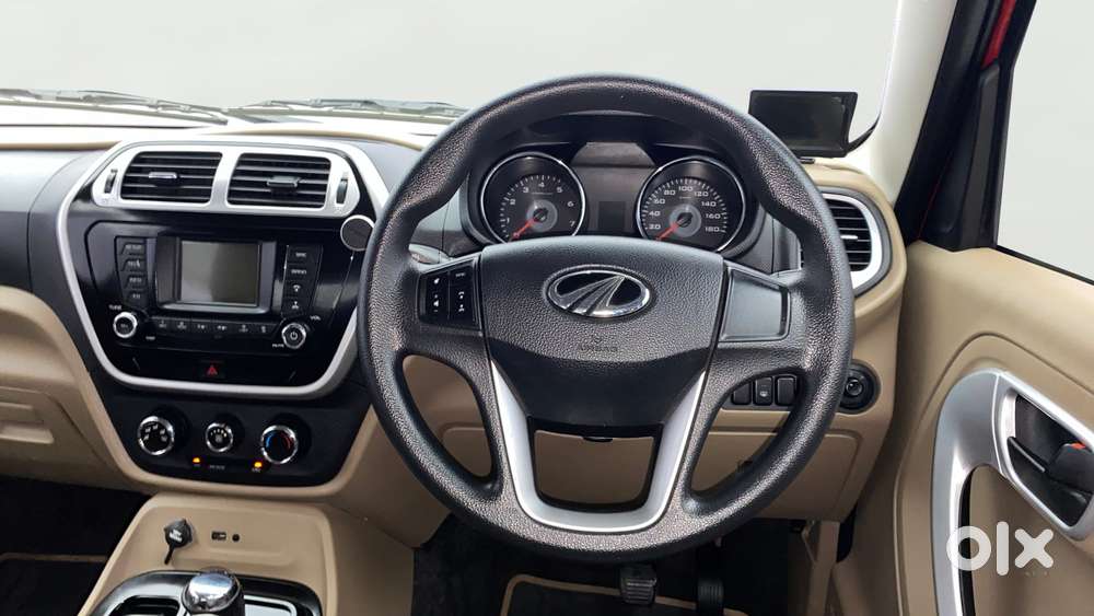 Mahindra Tuv 300 T8 Amt, 2016, Diesel