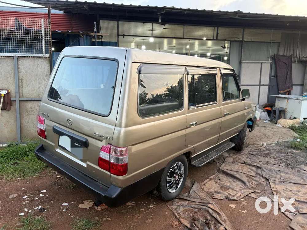 Toyota Qualis 2002 Diesel Well Maintained