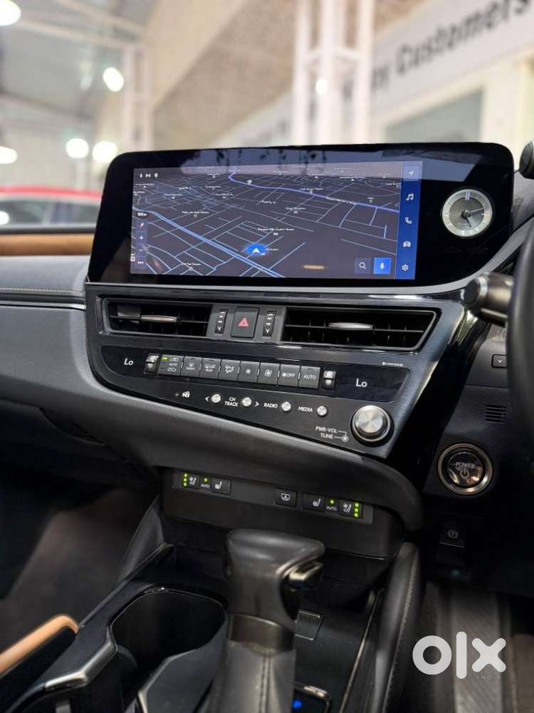 Lexus Es 300h Luxury, 2024, Petrol