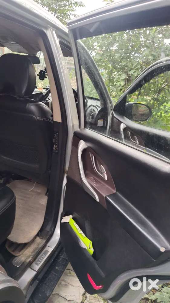 Mahindra Xuv500 2012 Diesel 123000 Km Driven