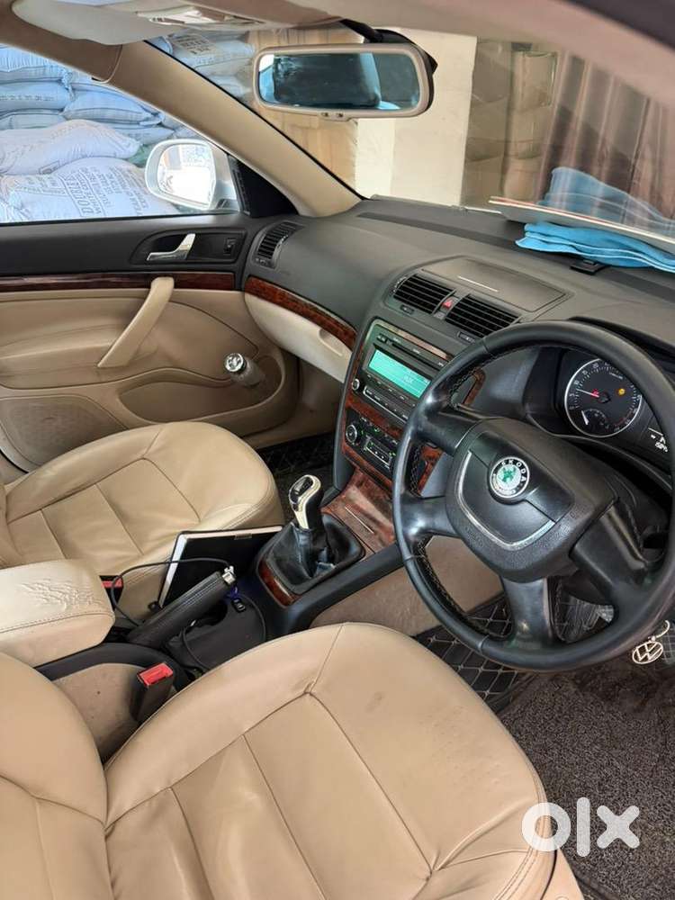 Skoda Laura 2012 Diesel 74830 Km Driven