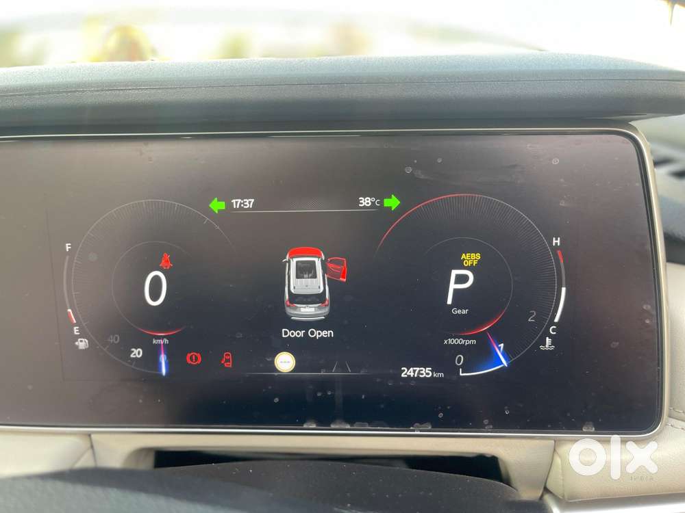 Mahindra Xuv700 2.2 Ax 7 Diesel At Luxury Pack Str Awd, 2023, Diesel