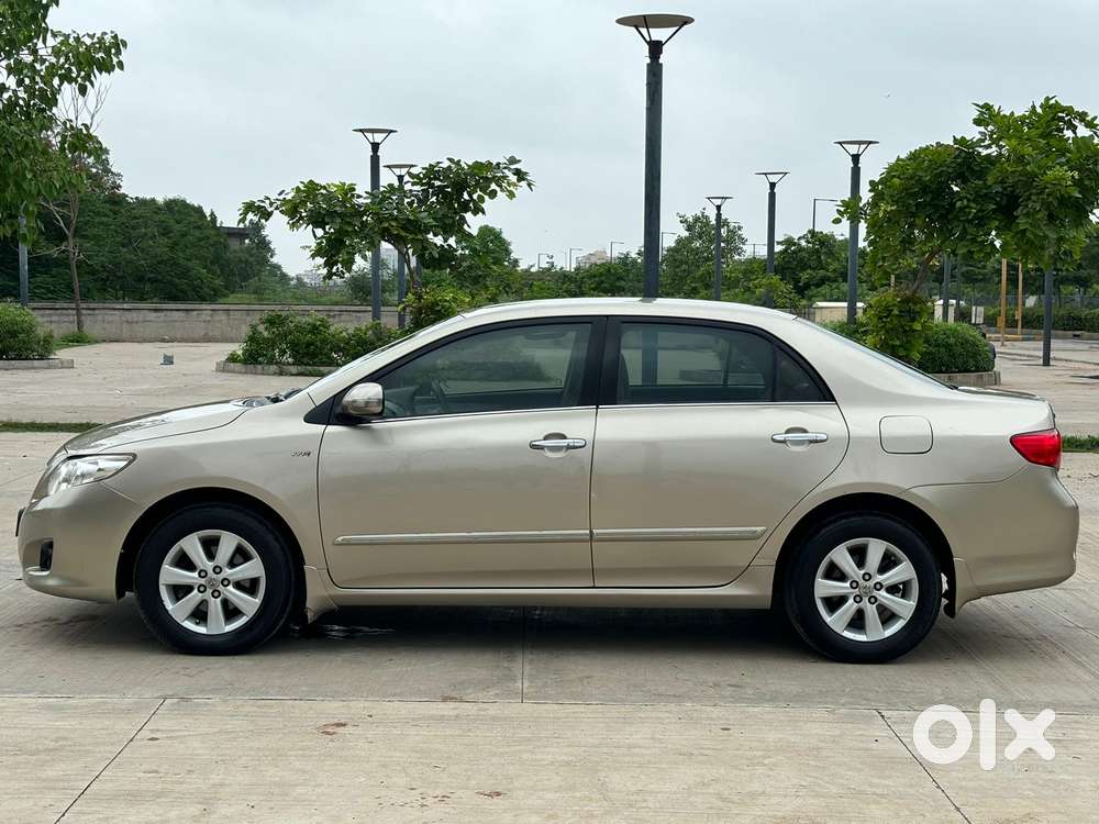 Toyota Corolla Altis 1.8 G Cng, 2010, Cng & Hybrids