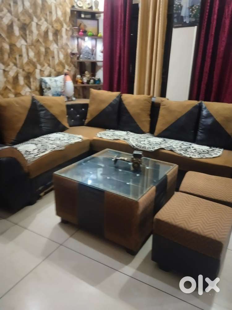 7 seater sofa for sale with centre table
