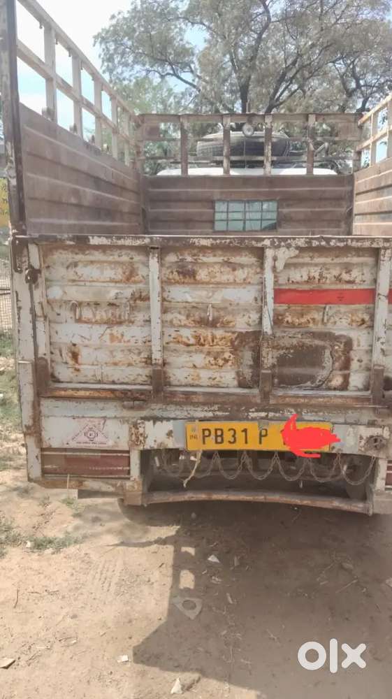 Mahindra Bolero Pik-up 2011 Diesel 100000 Km Driven