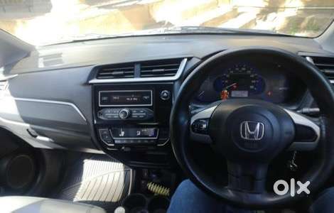 Honda Brio 2017 Petrol Vx Manual White 1st Owner