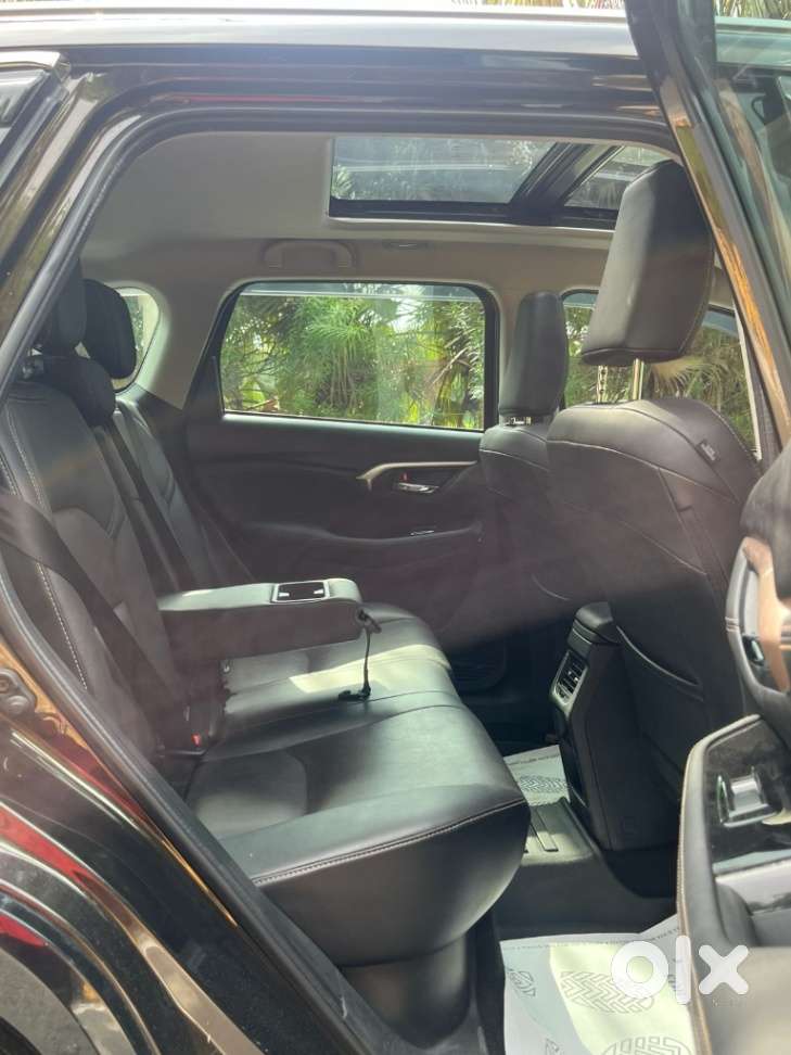 Maruti Suzuki Grand Vitara 1.5 Alpha Plus Intelligent Hybrid Ecvt, 2..
