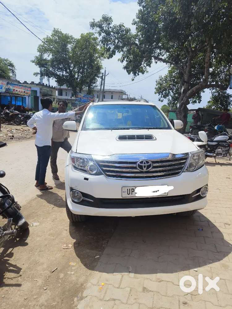 Toyota Fortuner 2015 Diesel 125000 Km Driven