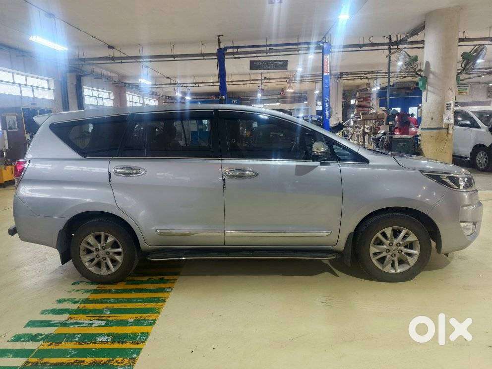 Toyota Innova Crysta 2.4 G Mt, 2023, Diesel