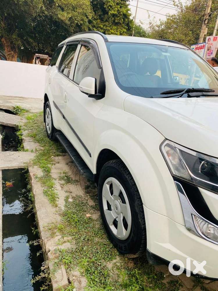 Mahindra Xuv500 2018 Diesel 94000 Km Driven