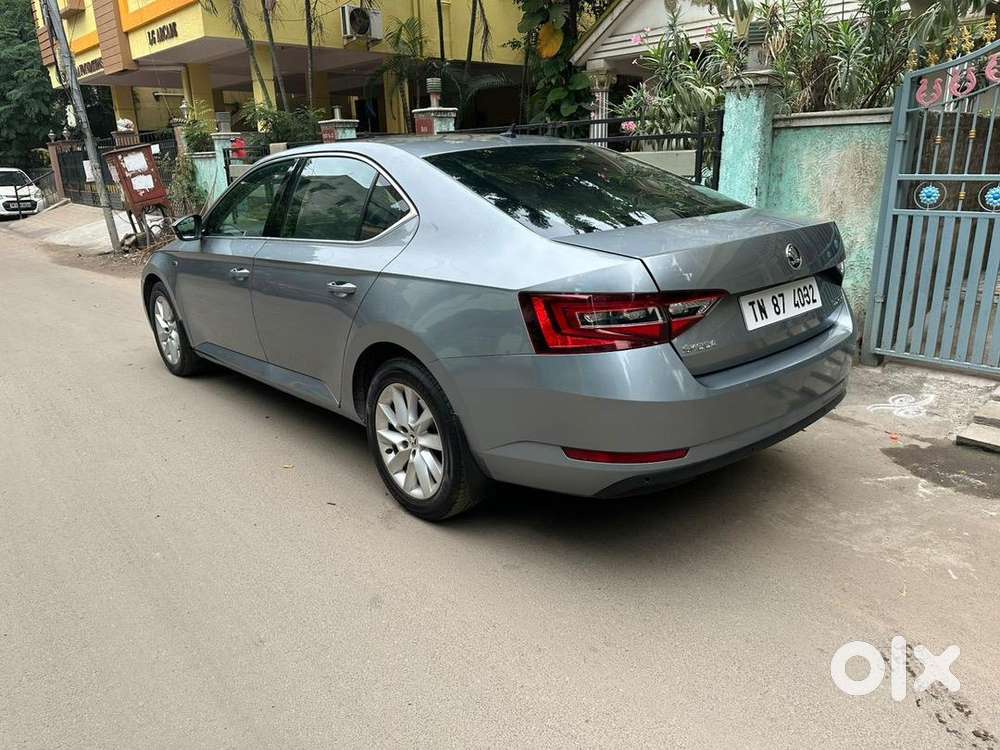 Skoda Superb 2017 Diesel 125000 Km Driven