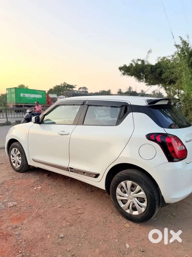Maruti Suzuki Swift Vxi, 2021, Petrol