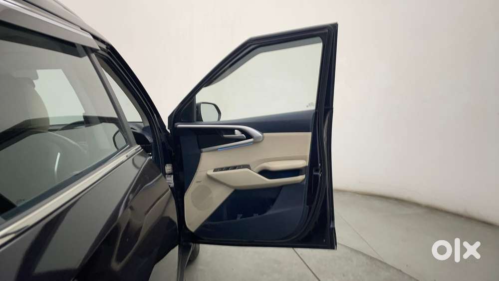 Kia Carens 1.4 Luxury Plus 6 Str, 2022, Petrol