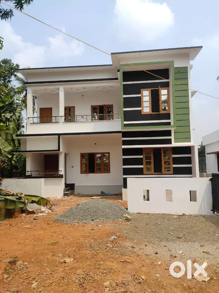 3 bhk beautiful house kakkanad pukkatupady For Sale Houses