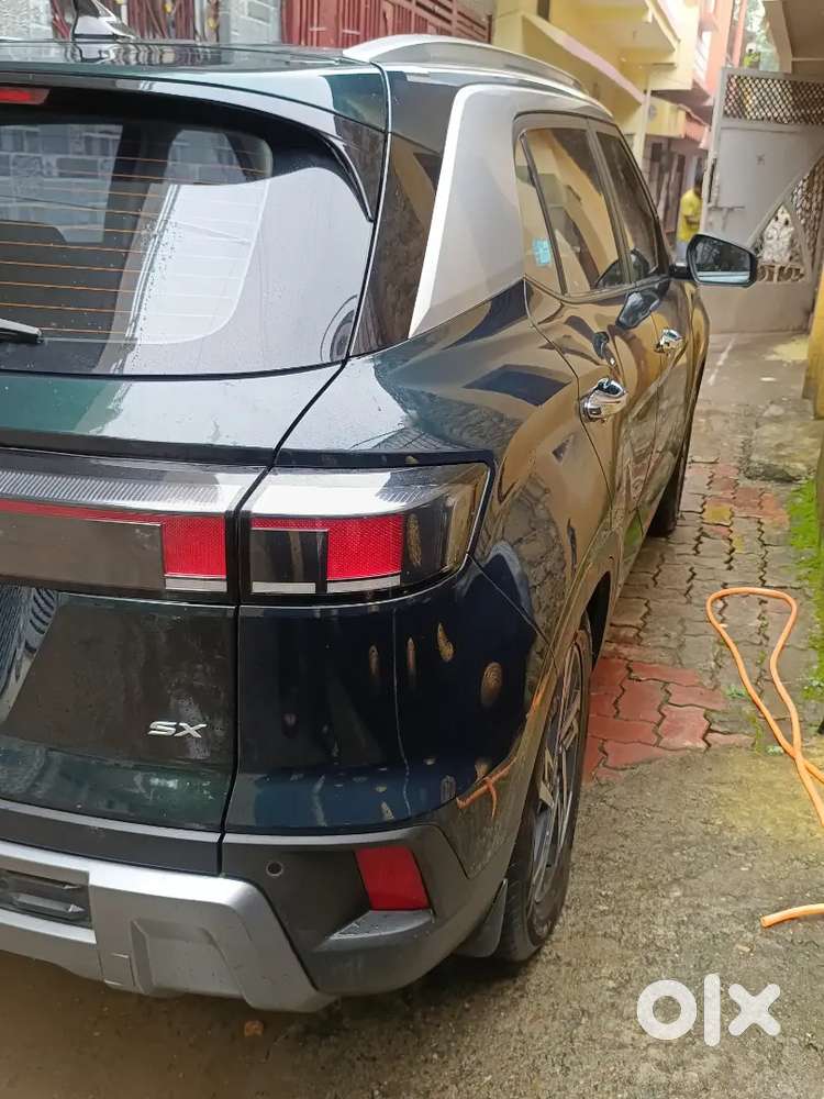Hyundai Creta 2024 Petrol 23990 Km Driven.