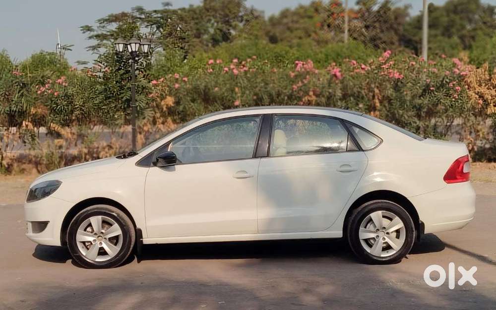 Skoda Rapid 1.6 Mpi At Elegance Black Package, 2016, Diesel