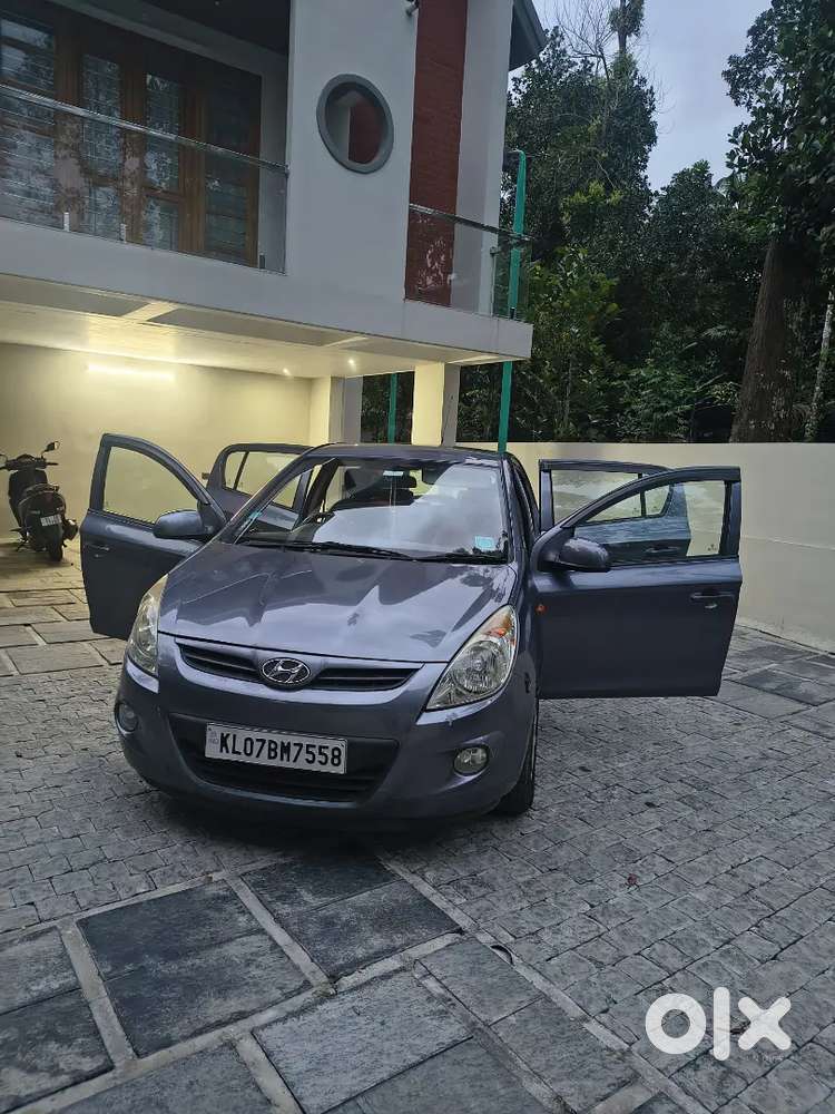 Hyundai I20 Asta Petrol 2010
