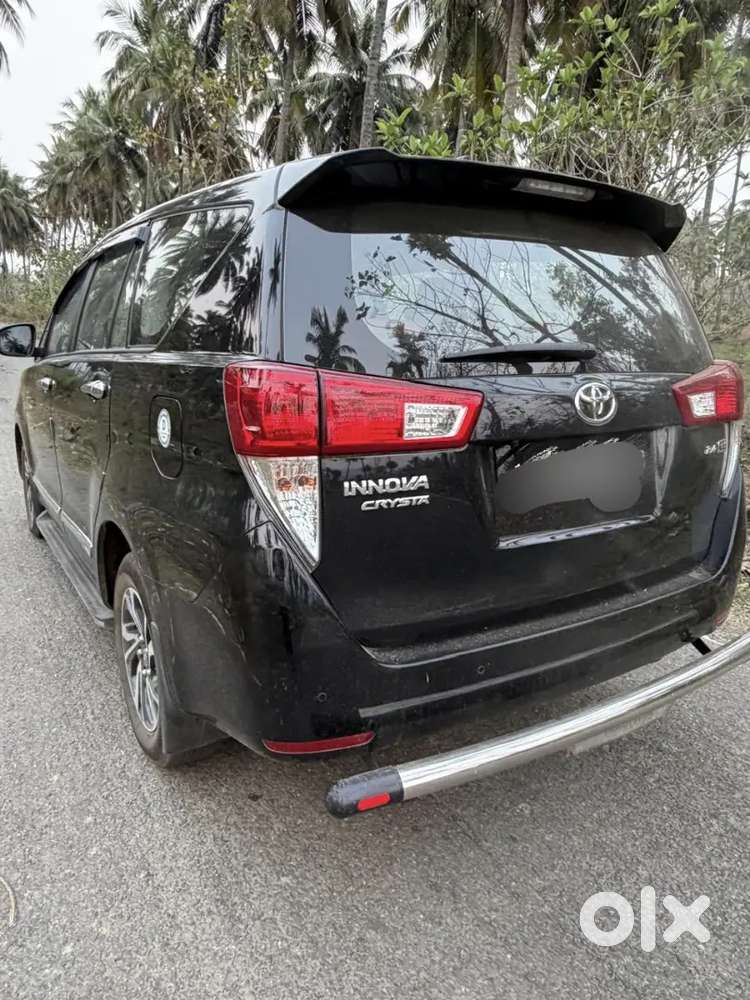 Toyota Innova Crysta 2025 Diesel 8200 Km Driven , Accessories Fitted