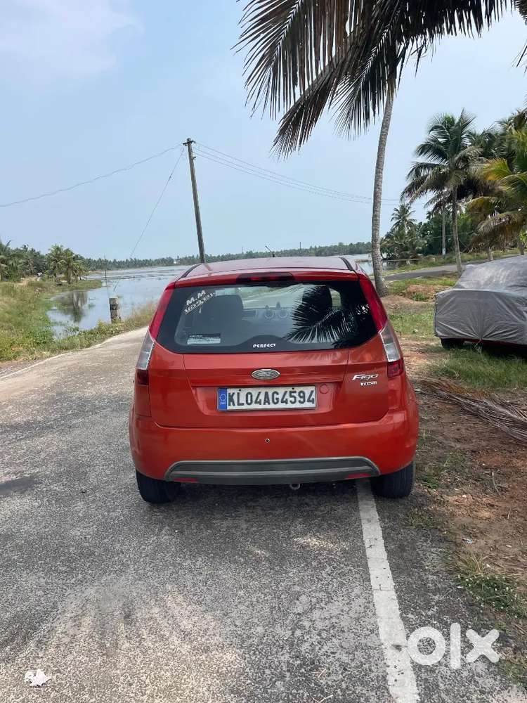 Well-maintained Kl-04 Ford Figo (diesel)  92k Km  Single Owner