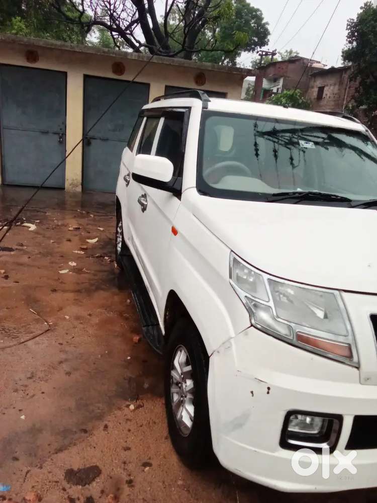 Mahindra Tuv 300