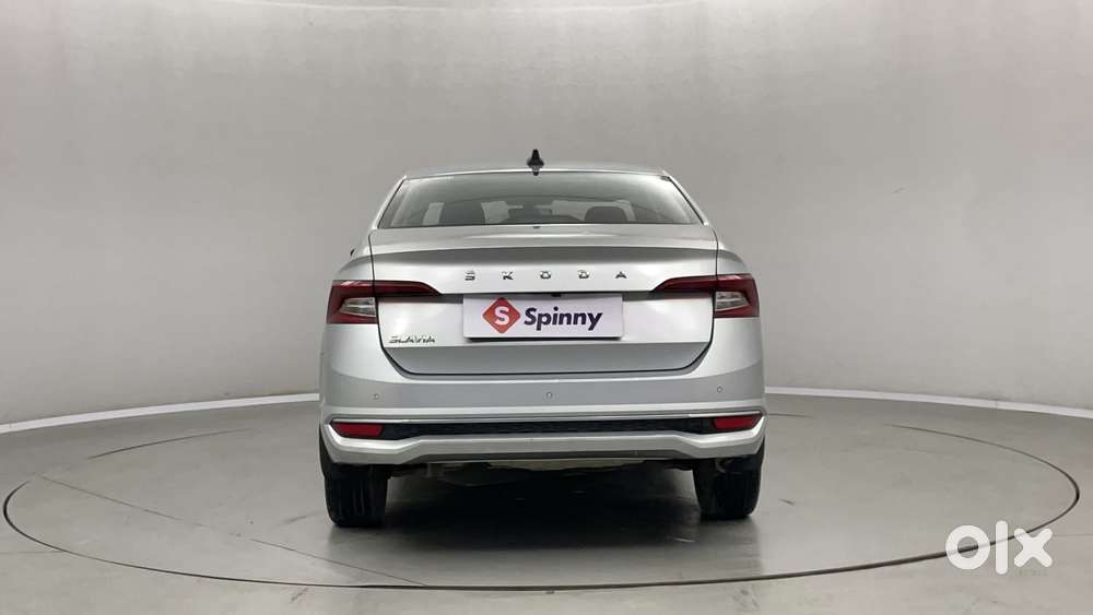 Skoda Slavia Style 1.0l Tsi At, 2023, Petrol
