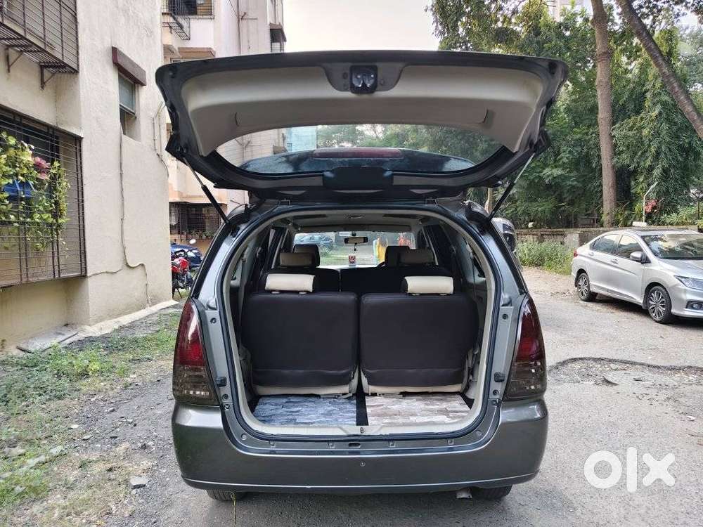 Toyota Innova 2.5 G (diesel) 8 Seater, 2011, Diesel