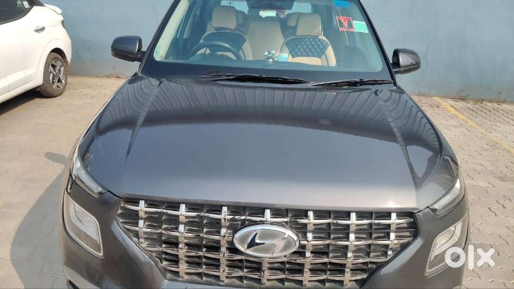Hyundai Venue   Doctor Owned  Vip No